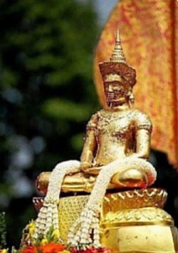 อุ้มพระดำน้ำ